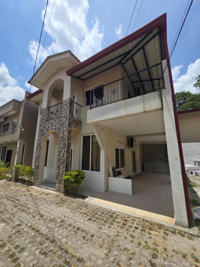 SE ALQUILA CASA EN RESIDENCIAL CASA MAYA II